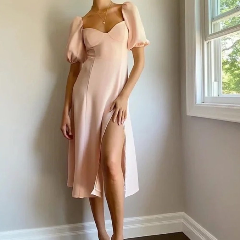 Aritzia Wilfred Free Novella Blush Midi Dress with Puff Sleeves